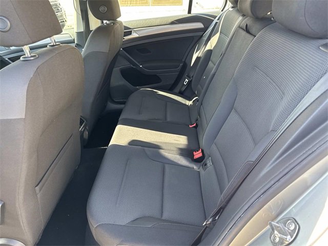 Used 2017 Volkswagen Golf S image 11