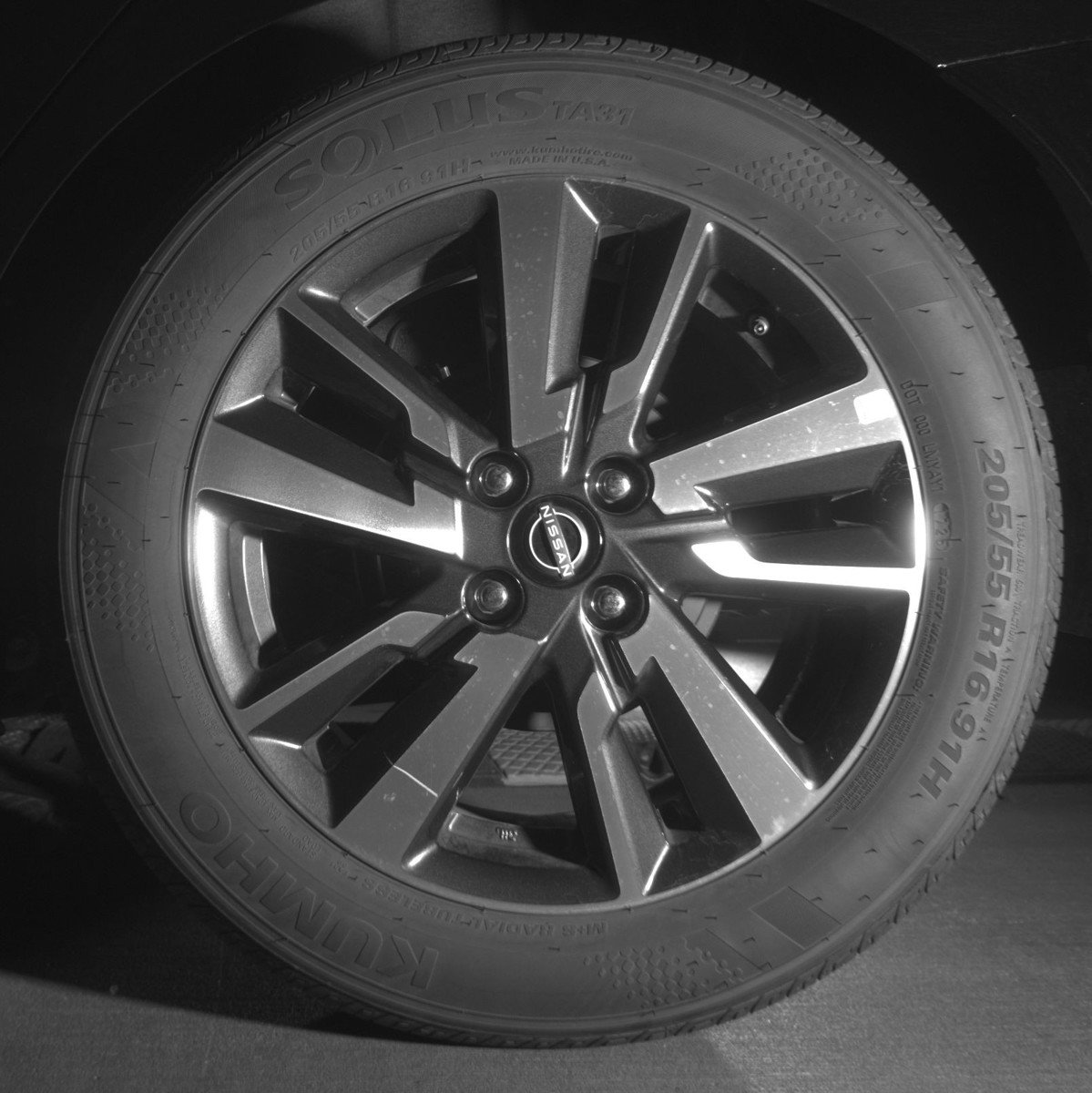 Used 2025 Nissan Versa SV image 14