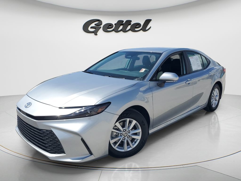 Certified 2025 Toyota Camry LE image 1