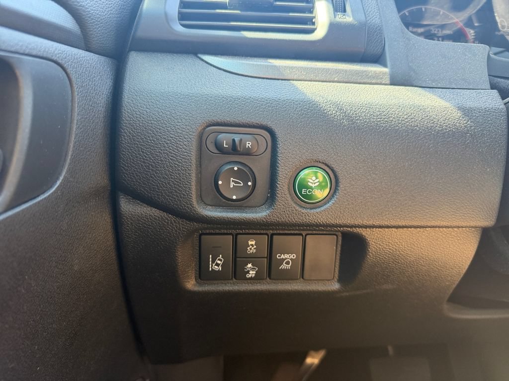 Used 2025 Honda Ridgeline Sport image 17