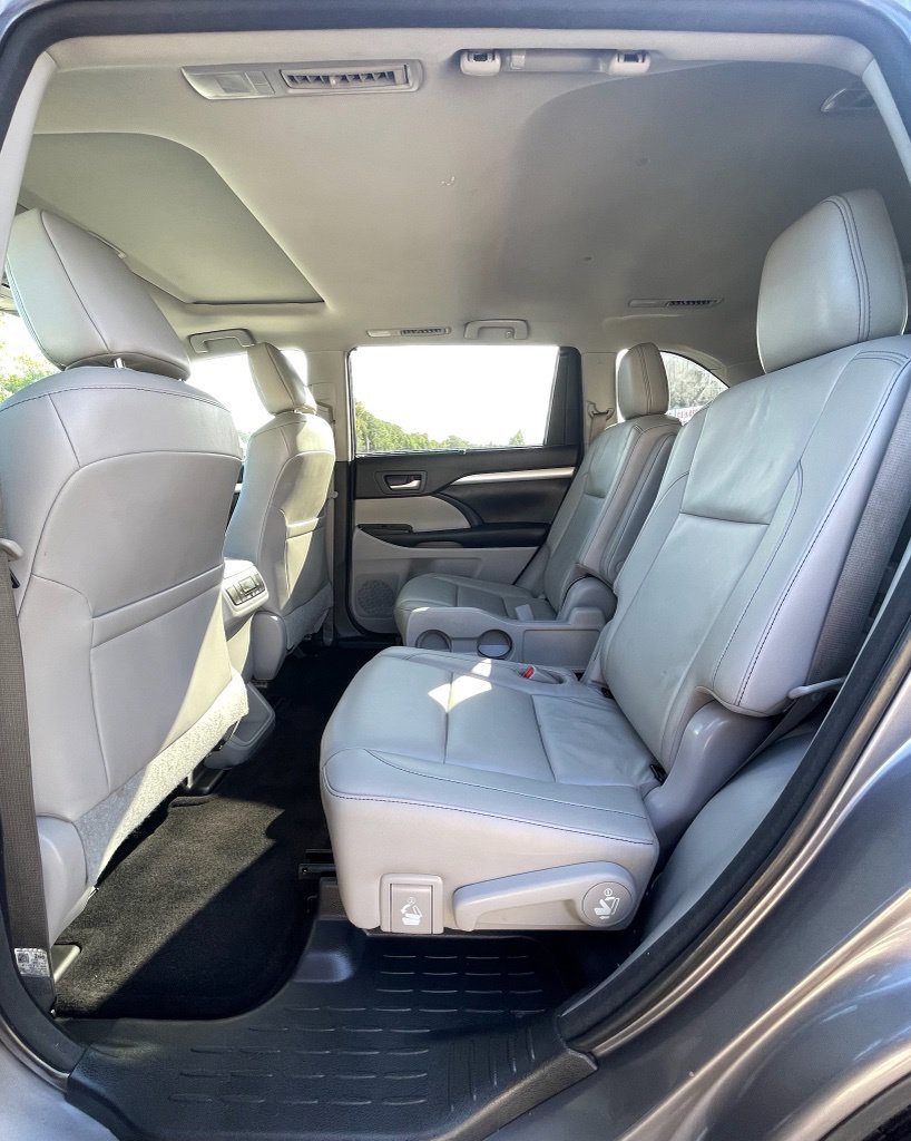 Used 2017 Toyota Highlander XLE FWD image 32