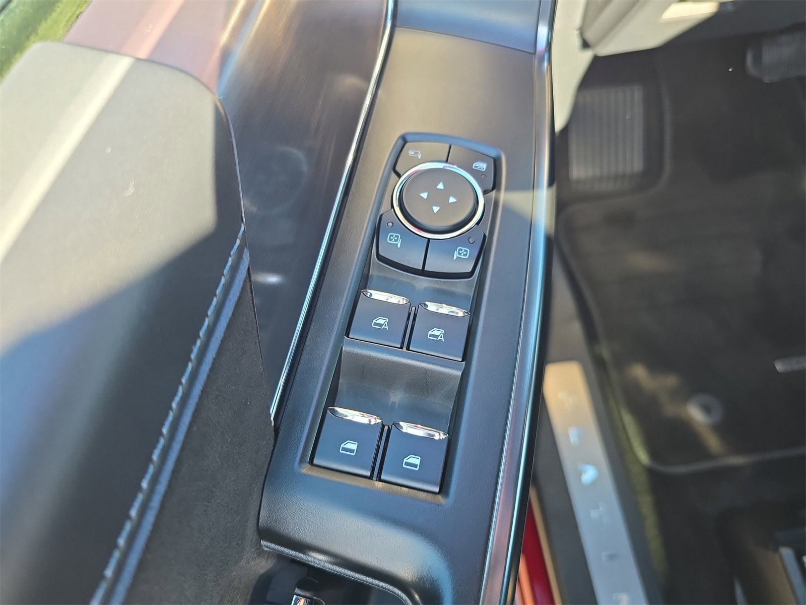 Used 2024 Ford F150 Platinum image 13