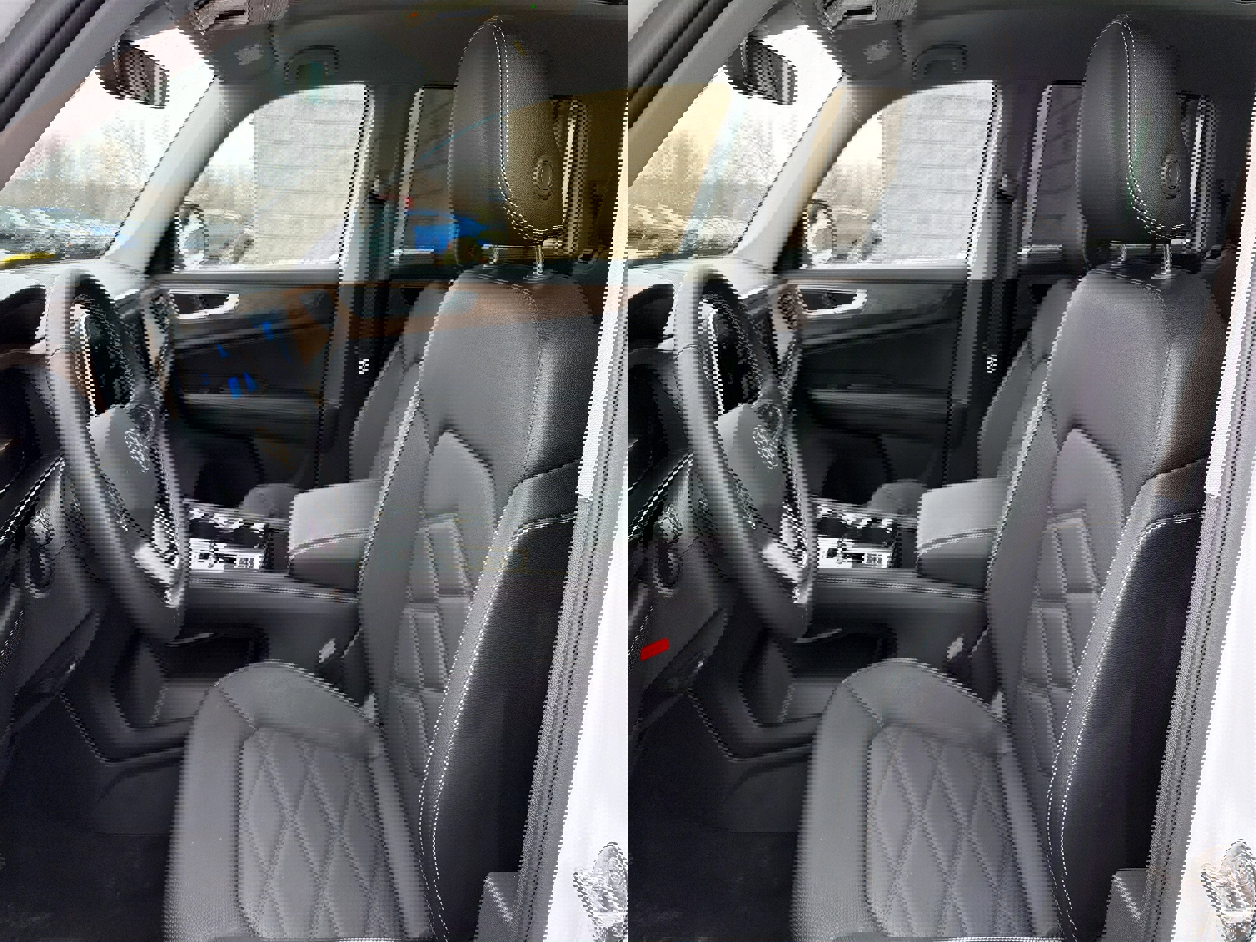 Used 2025 Volkswagen Atlas SE w/ Panoramic Sunroof Package image 9