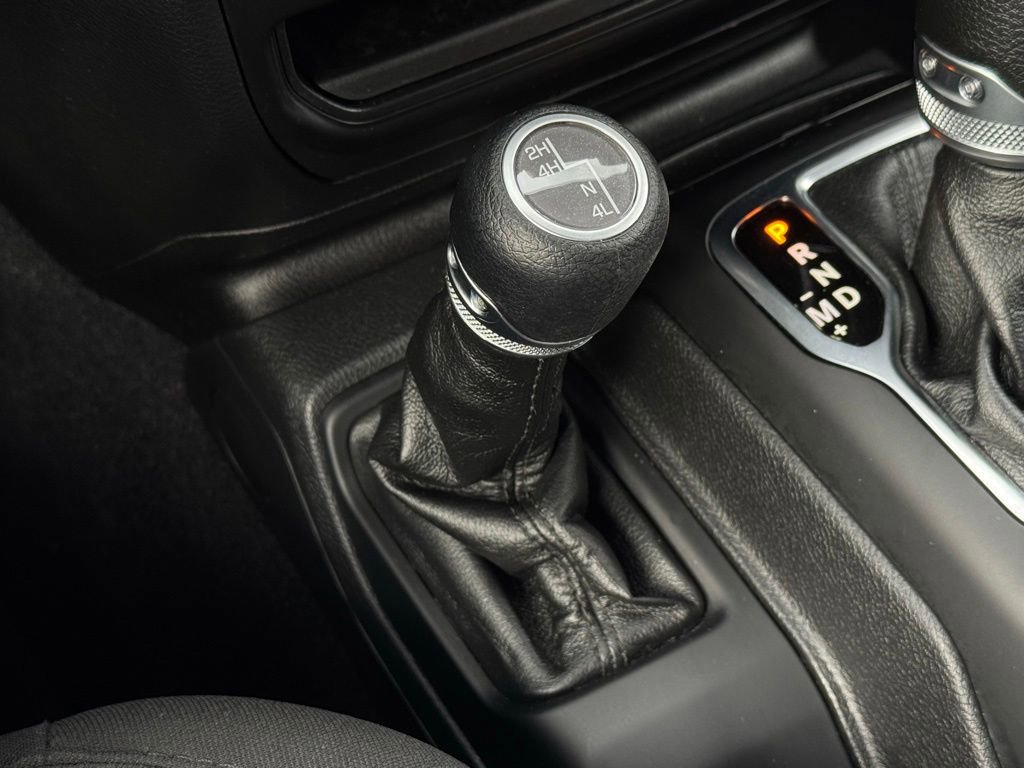 Used 2023 Jeep Wrangler Unlimited Sport w/ Sun And Sound Package AWD/4WD image 32