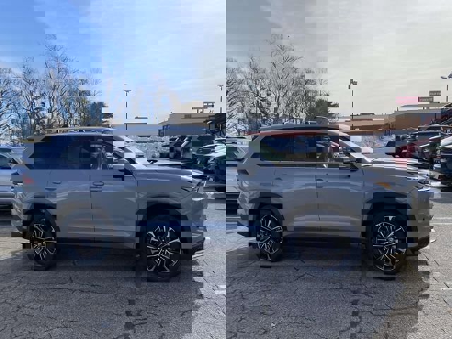 New 2026 Toyota Grand Highlander AWD Hybrid image 2