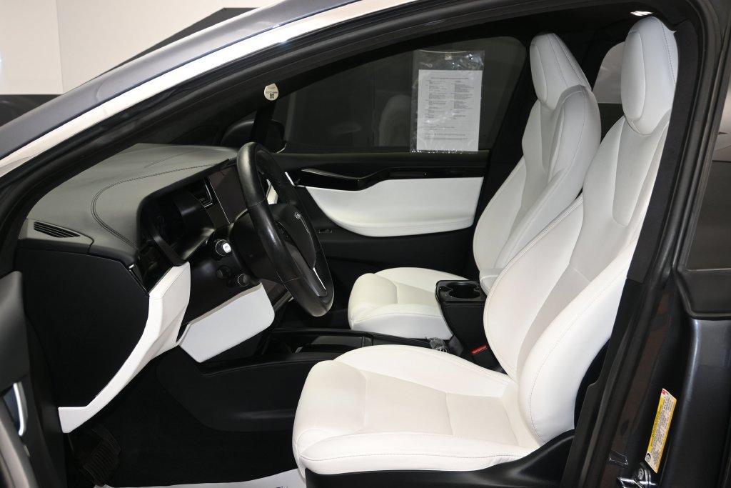 Used 2020 Tesla Model X Long Range AWD/4WD image 7