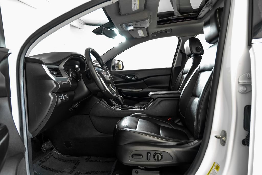 Used 2017 GMC Acadia SLT FWD image 3