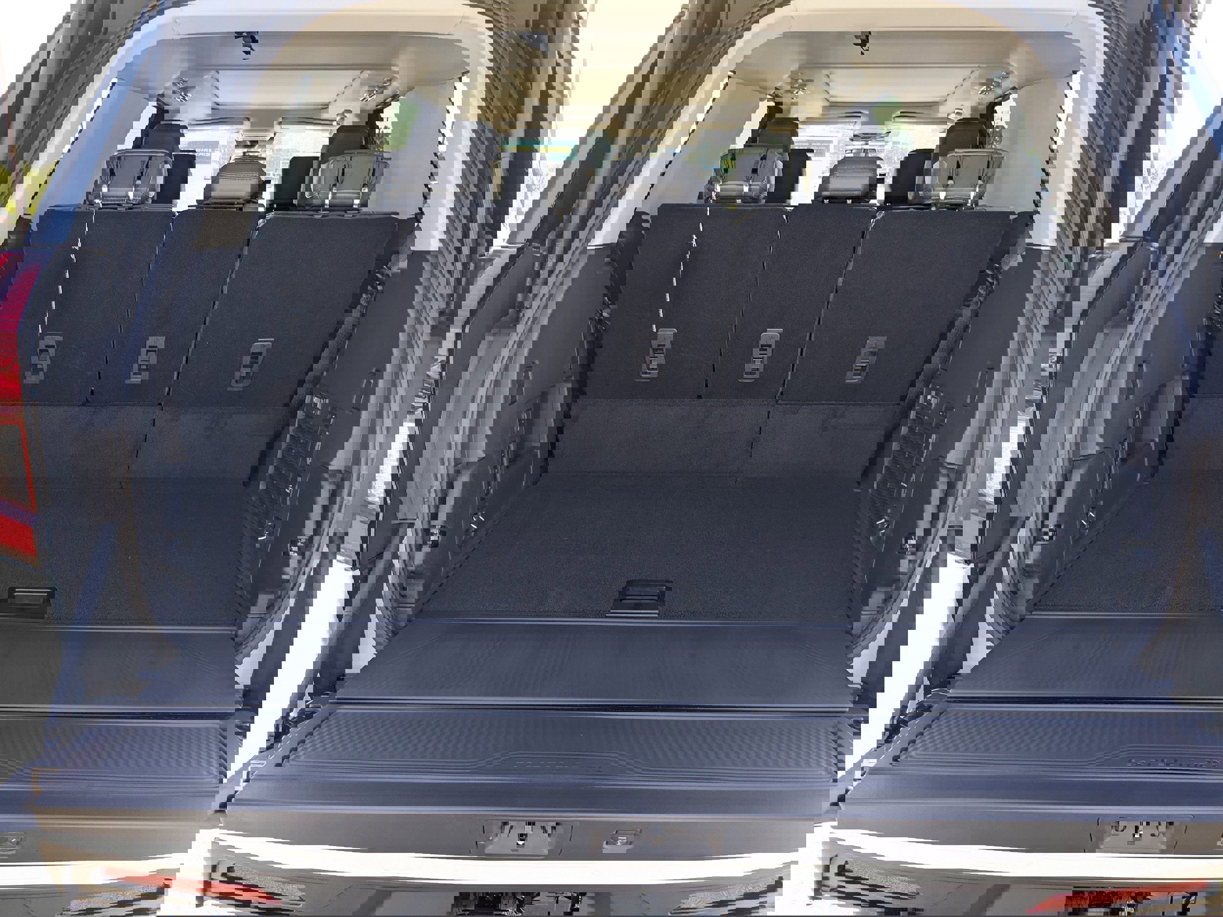 New 2025 Ford Expedition Active image 13