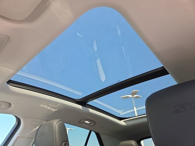 New 2025 Buick Envision Sport Touring image 19