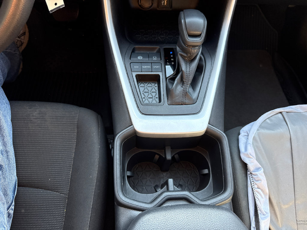 Used 2024 Toyota RAV4 LE FWD image 23