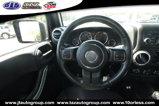 Used 2015 Jeep Wrangler Unlimited Sahara AWD/4WD image 21