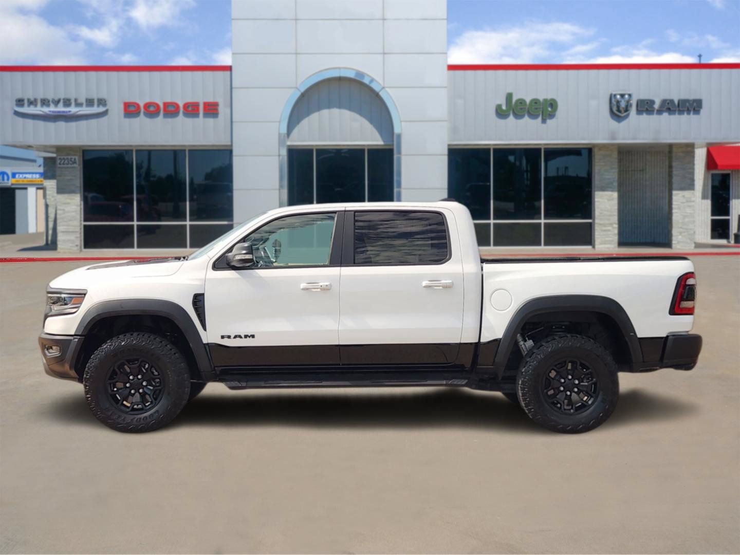 Used 2022 RAM 1500 TRX w/ TRX Level 2 Equipment Group AWD/4WD image 3