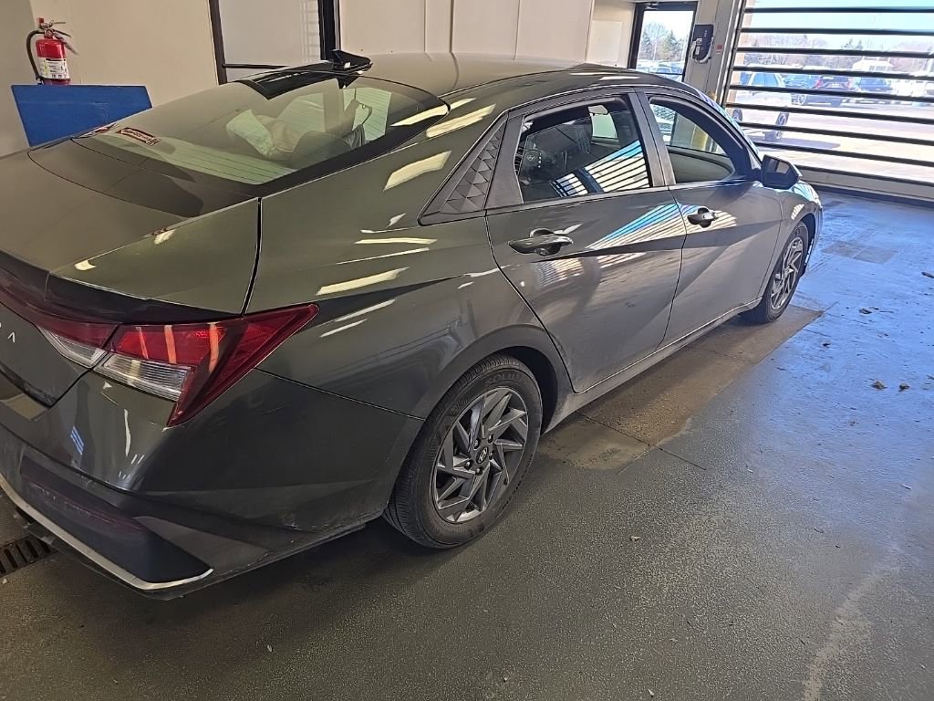 Used 2024 Hyundai Elantra SEL image 4
