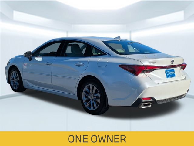 Used 2022 Toyota Avalon XLE image 4