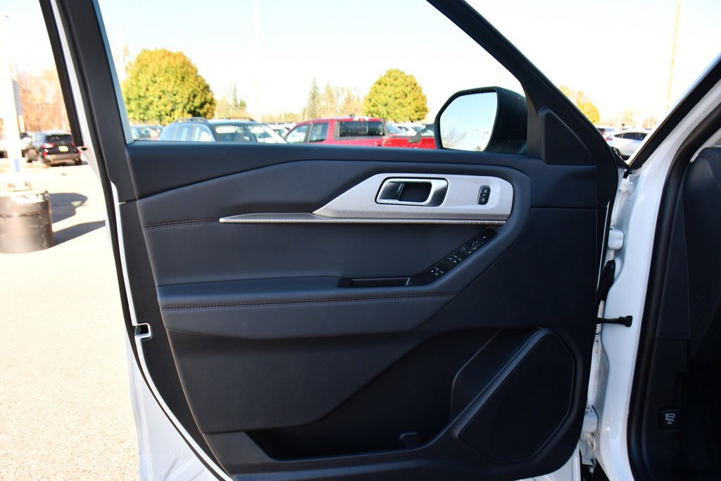 Used 2026 Ford Explorer Active w/ Active Comfort Package image 24