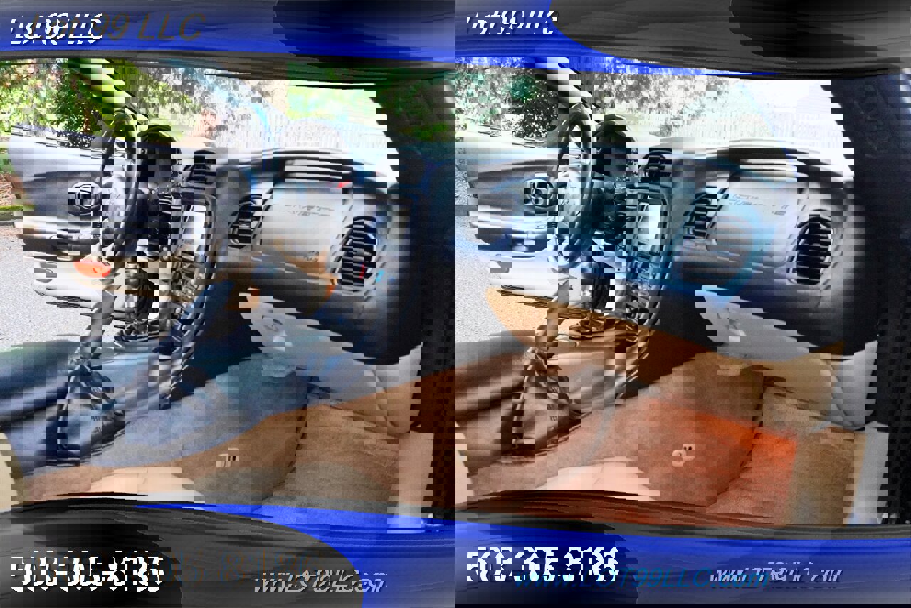 Used 2004 Chevrolet Corvette Coupe w/ Preferred Equipment Group image 15