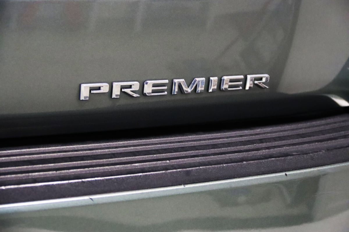 Used 2023 Chevrolet Suburban Premier AWD/4WD image 15