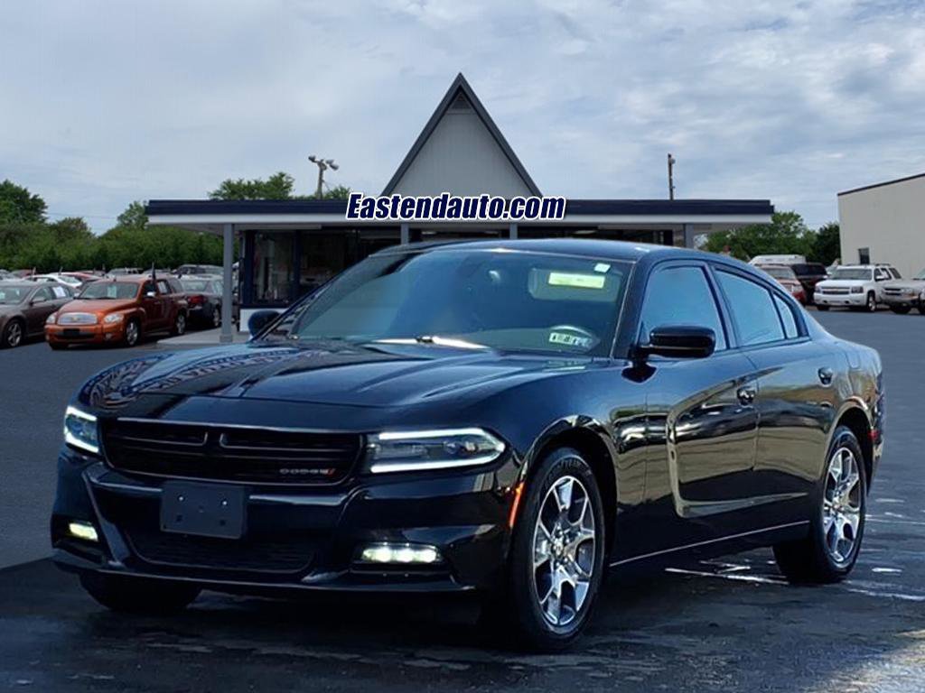Used 2016 Dodge Charger SXT image 1