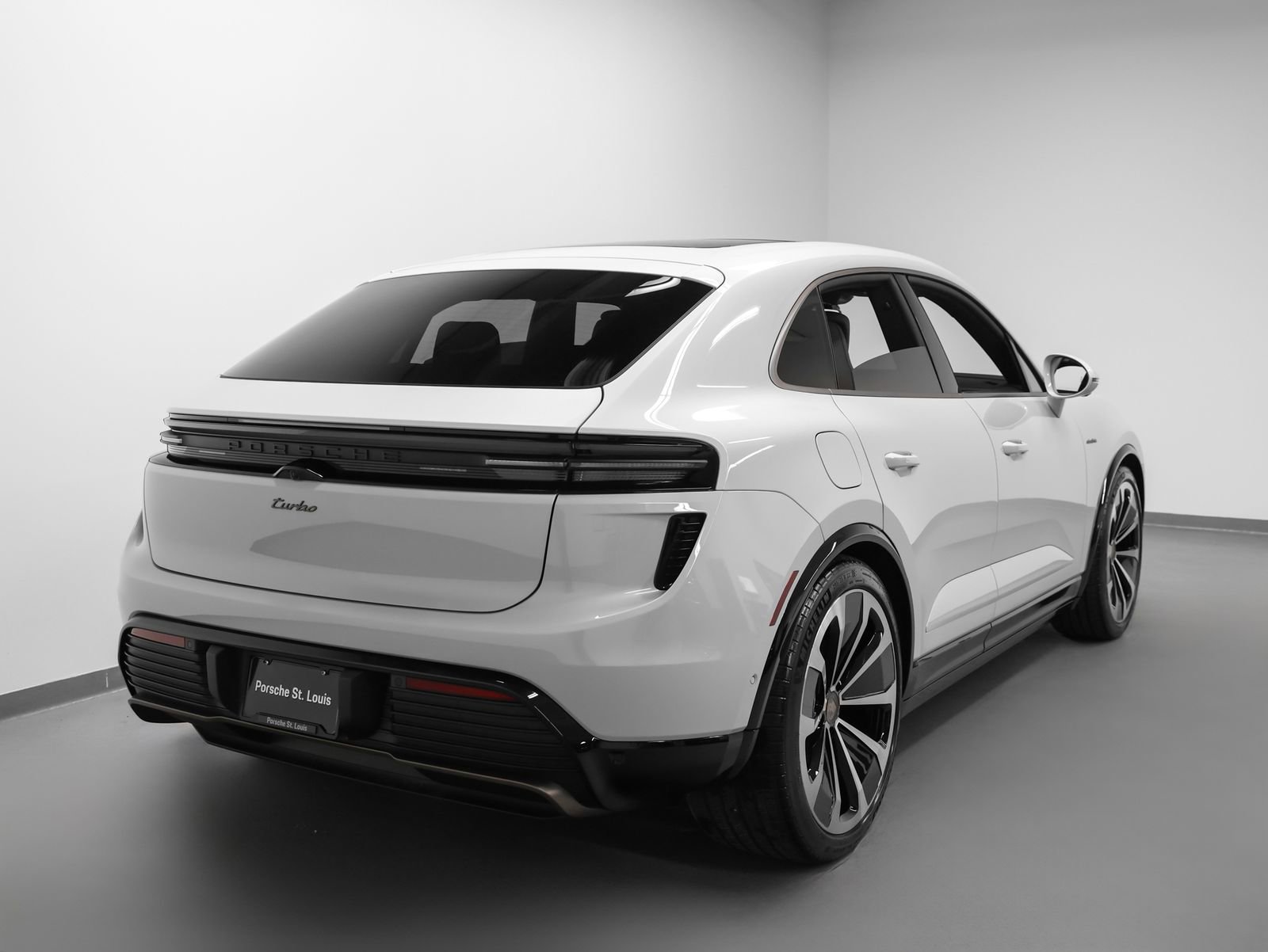 Used 2025 Porsche Macan Turbo Electric AWD/4WD image 12
