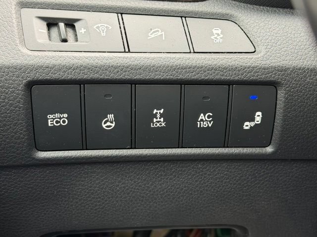 Used 2015 Hyundai Santa Fe Limited w/ Option Group 04 AWD/4WD image 26