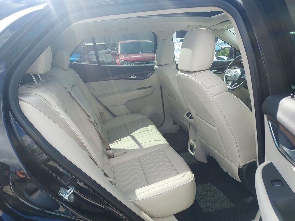 Used 2023 Buick Envision Avenir AWD/4WD image 30