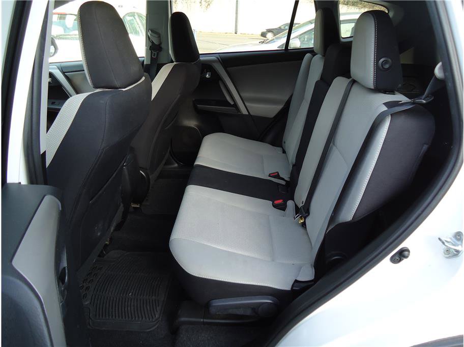 Used 2016 Toyota RAV4 XLE FWD image 12