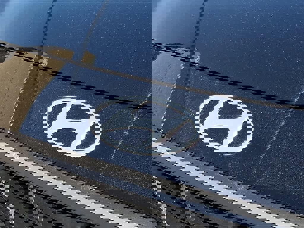 Used 2025 Hyundai Elantra Sport image 31