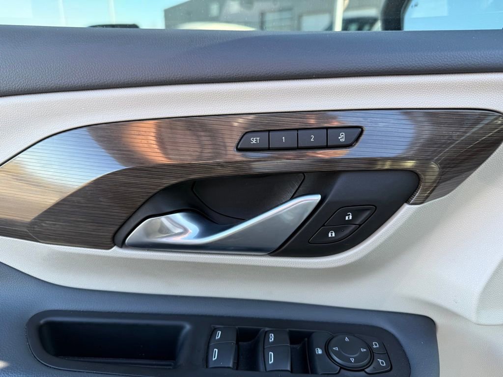 Used 2022 GMC Terrain Denali w/ Denali Premium Package image 8