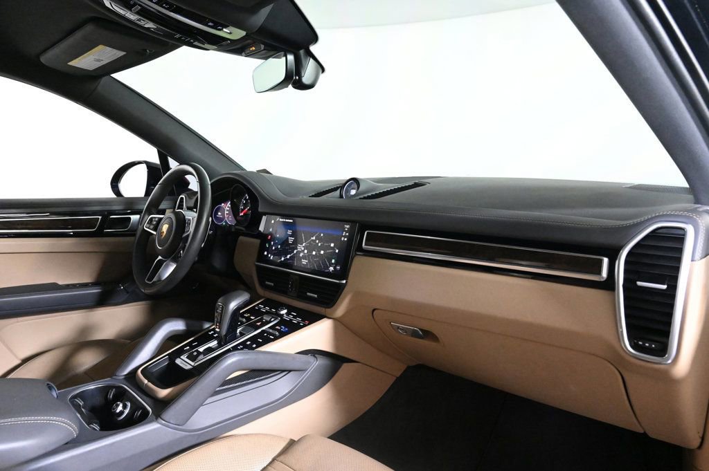 Certified 2023 Porsche Cayenne S image 17