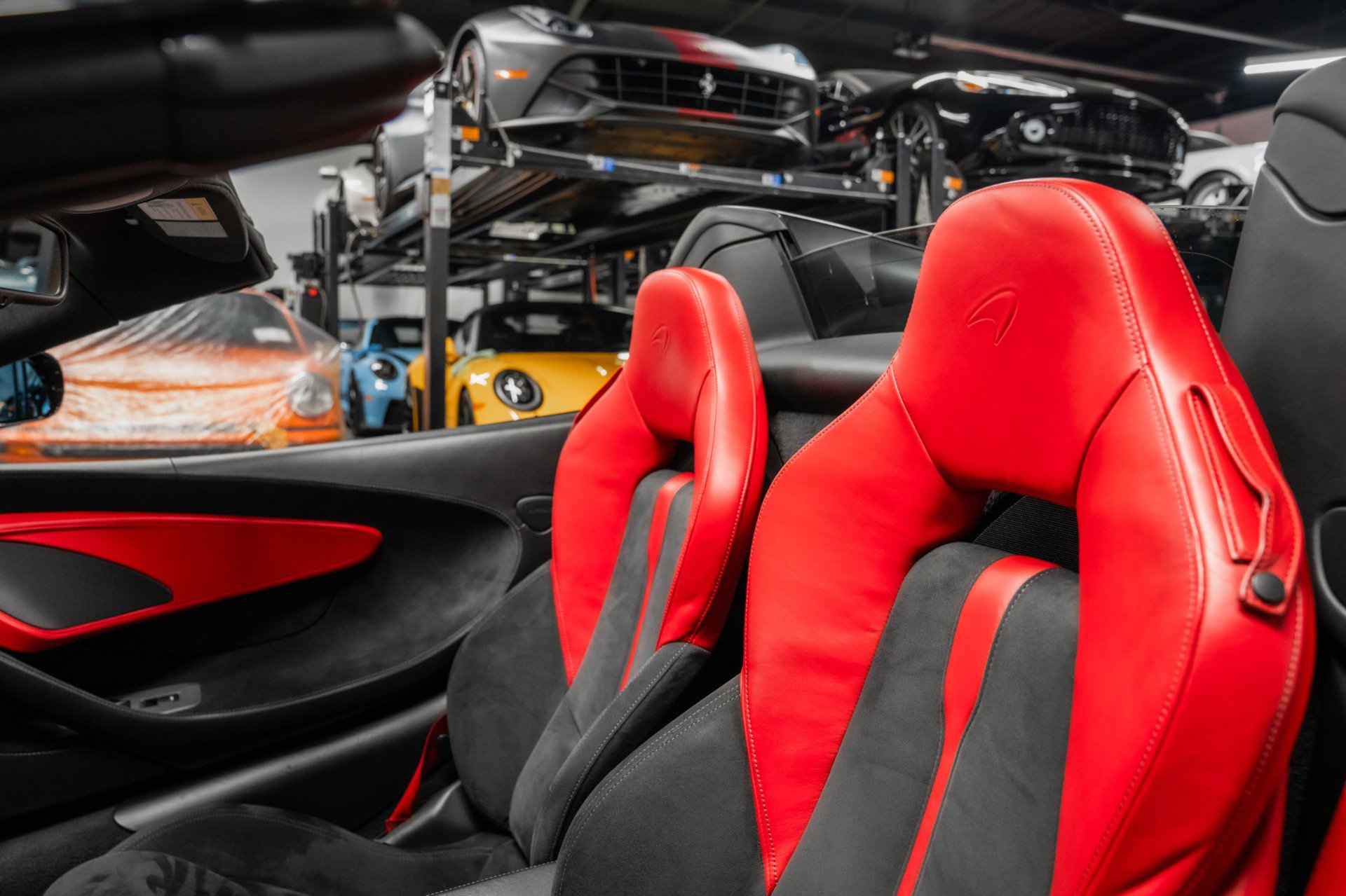 Used 2018 McLaren 570S Spider image 22