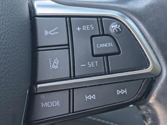 Used 2021 Toyota Highlander XLE AWD/4WD image 14