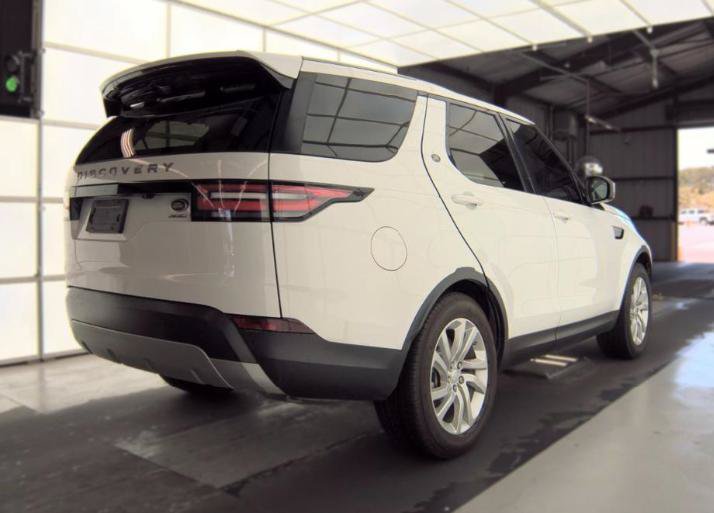 Used 2017 Land Rover Discovery HSE AWD/4WD image 7