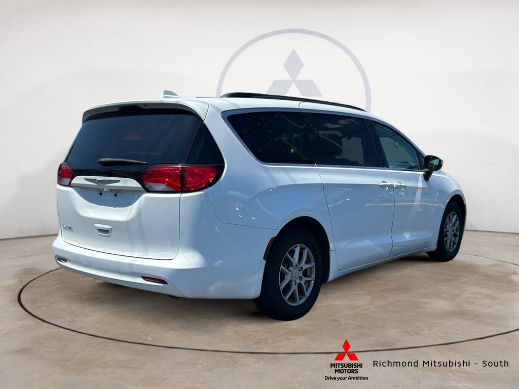 Used 2020 Chrysler Voyager Lxi FWD image 3