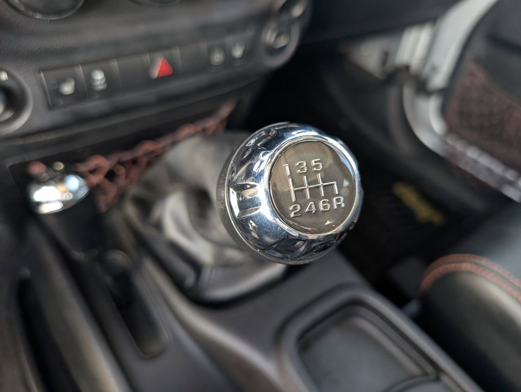 Used 2012 Jeep Wrangler Sahara image 29