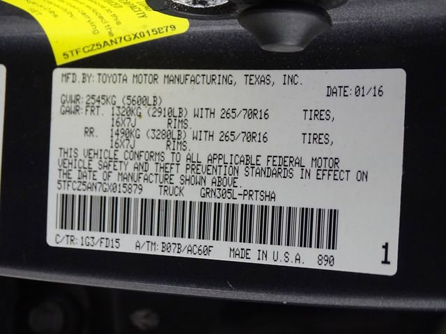 Used 2016 Toyota Tacoma TRD Off-Road w/ Towing Package image 17