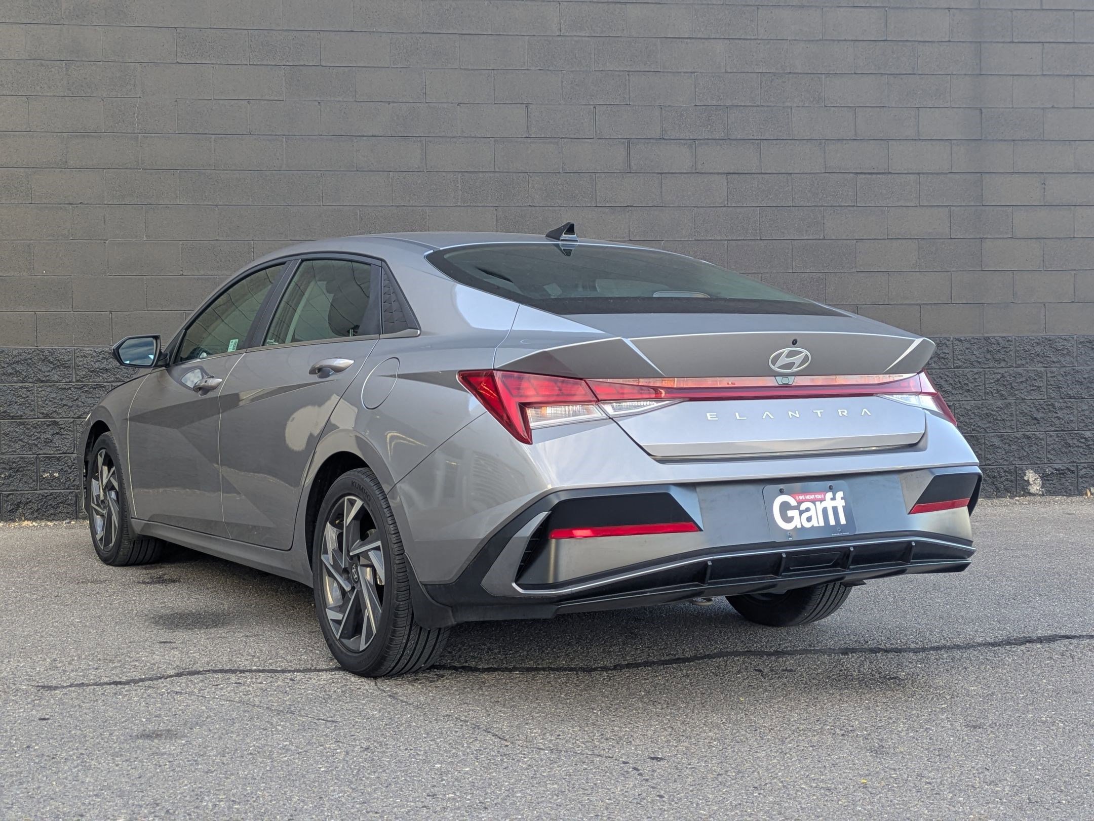 Used 2024 Hyundai Elantra SEL w/ Convenience Package image 7