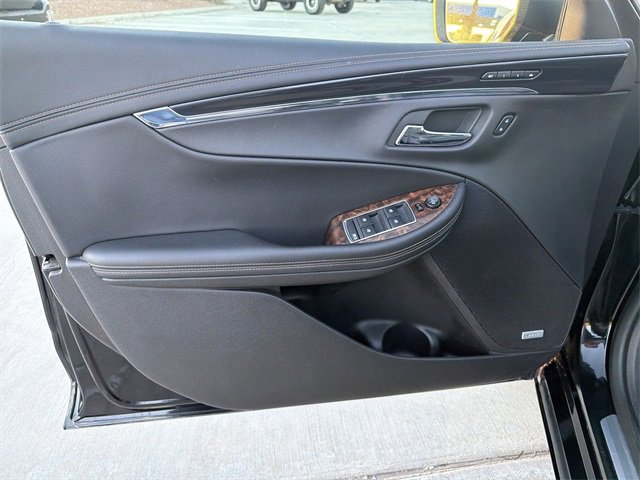 Used 2014 Chevrolet Impala LTZ image 9