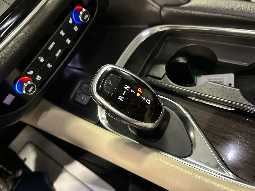 Used 2020 Buick Enclave Premium w/ Sun and Sites Package AWD/4WD image 18