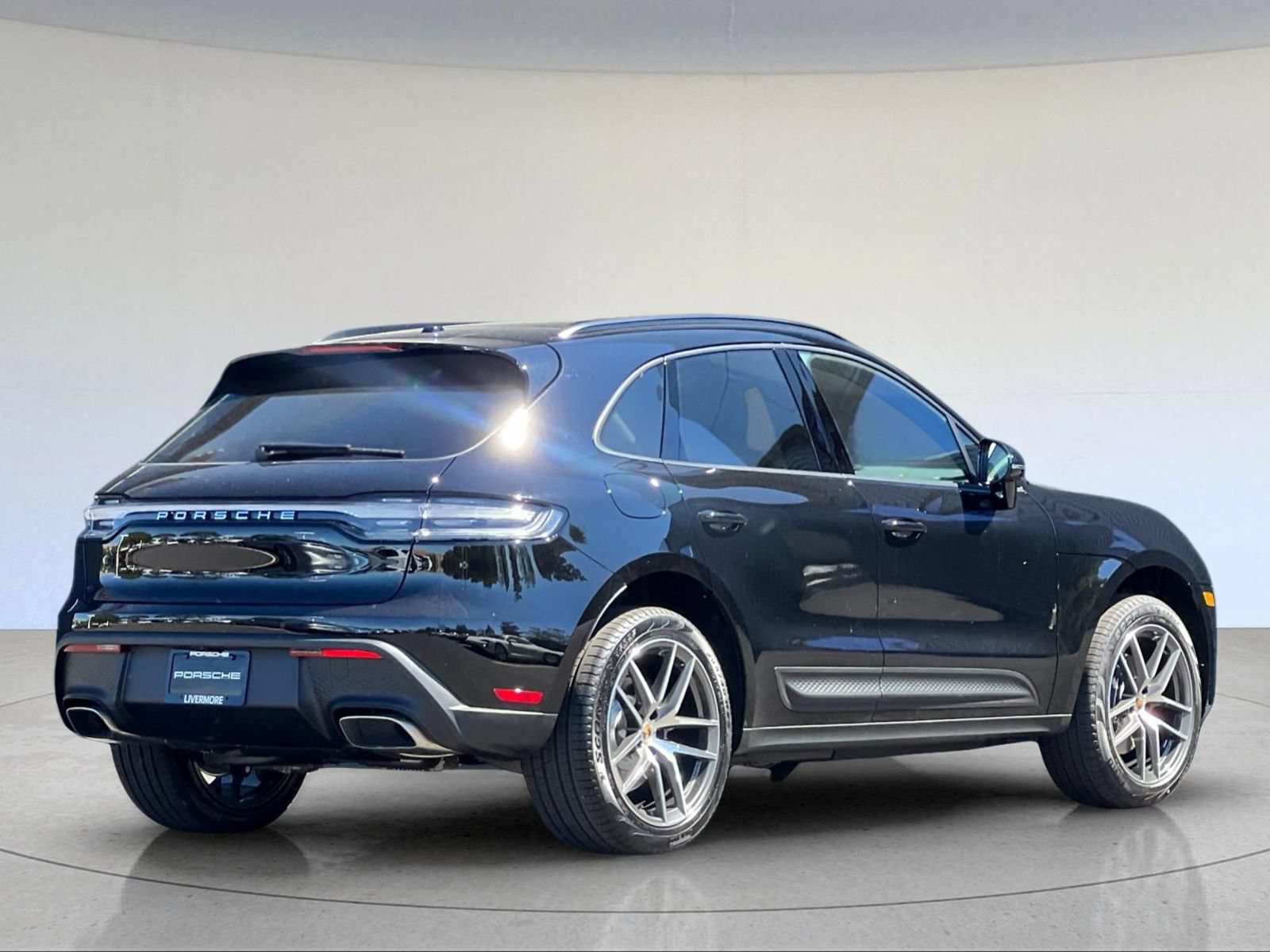 New 2026 Porsche Macan AWD/4WD image 8
