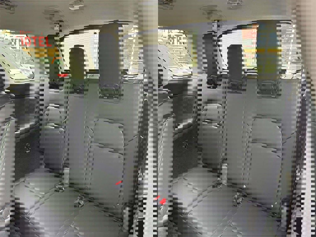 Used 2022 Nissan Pathfinder Platinum w/ Cargo Package image 10