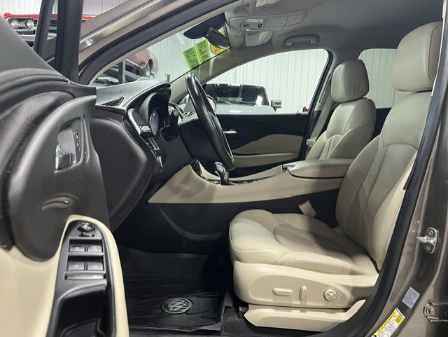 Certified 2019 Buick Envision Essence FWD image 12