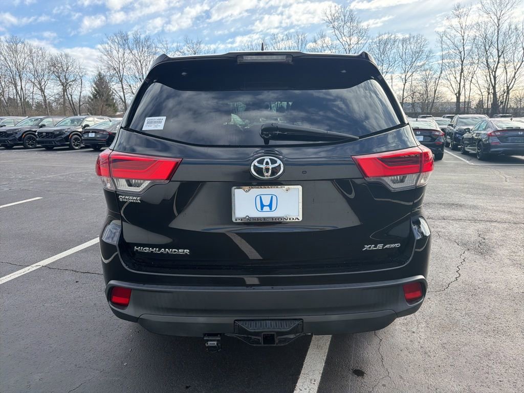 Used 2017 Toyota Highlander XLE image 4