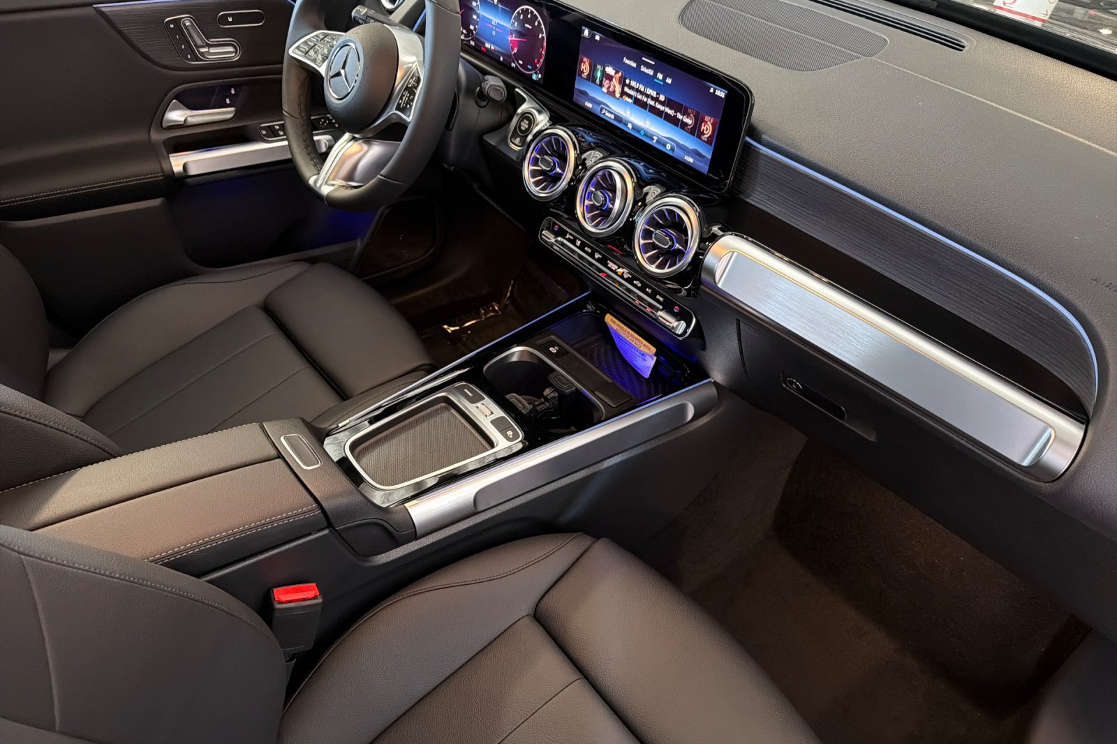 New 2026 Mercedes-Benz GLB 250 image 14