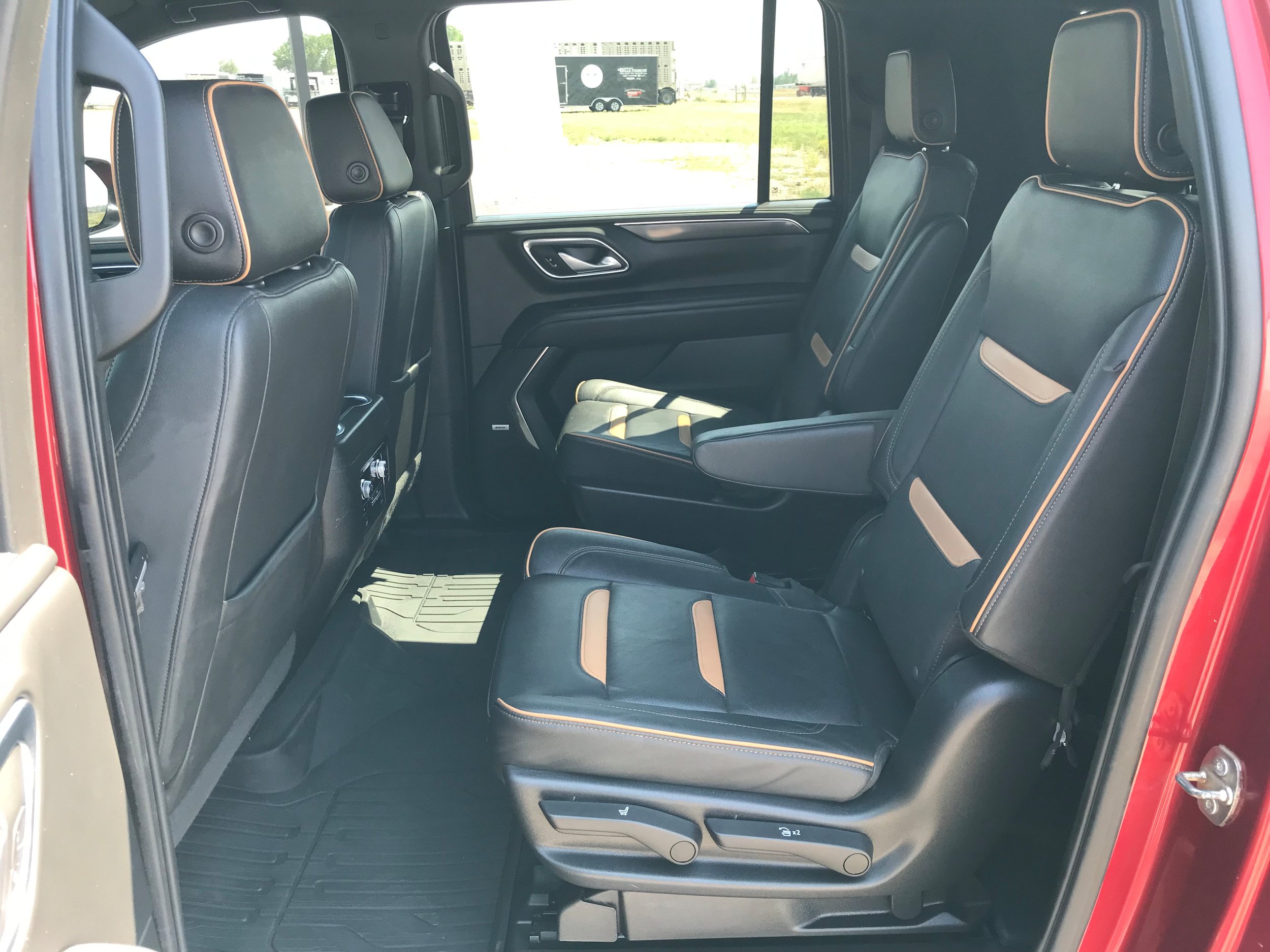Used 2022 GMC Yukon XL AT4 AWD/4WD image 17