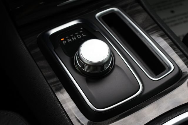 Used 2022 Chrysler 300 Touring w/ Sport Appearance Package RWD image 15