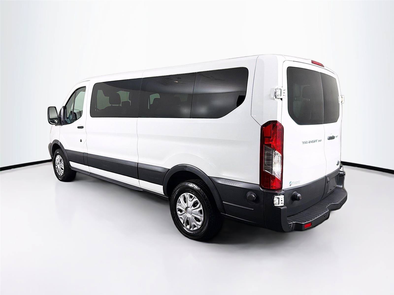 Used 2016 Ford Transit 350 XLT RWD image 9