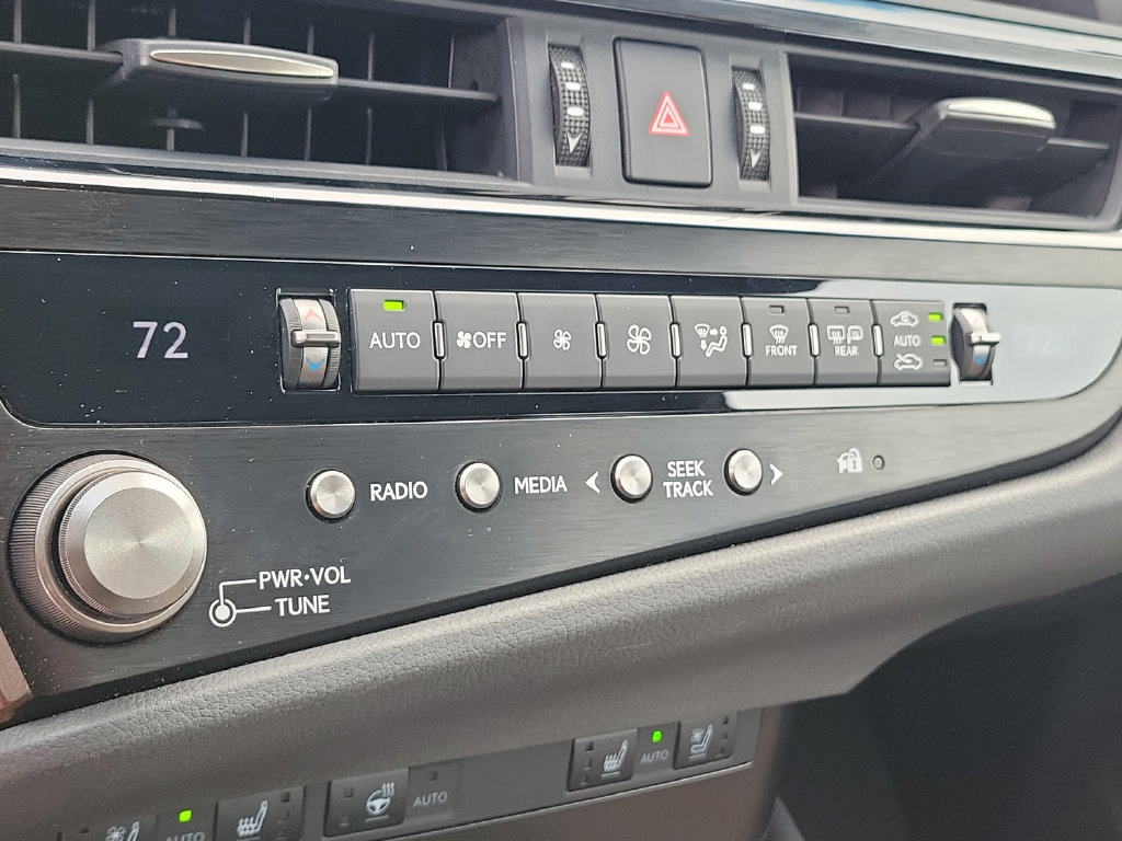 Used 2024 Lexus ES 350 w/ Premium Package FWD image 25
