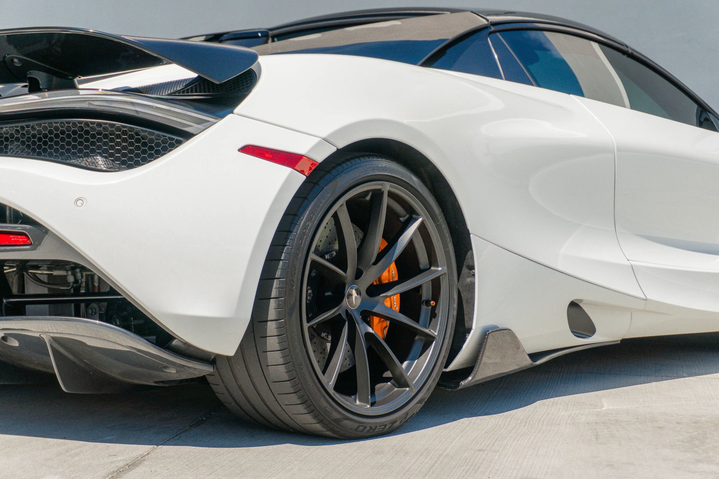 Used 2021 McLaren 720S Spider image 42