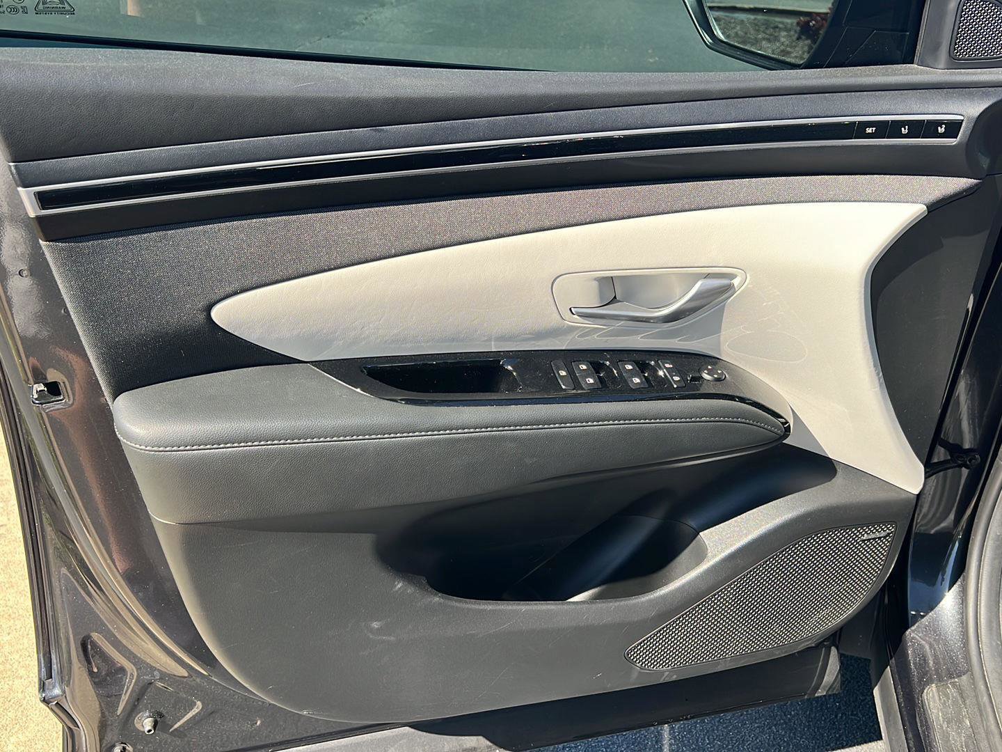 Used 2023 Hyundai Tucson Limited image 16