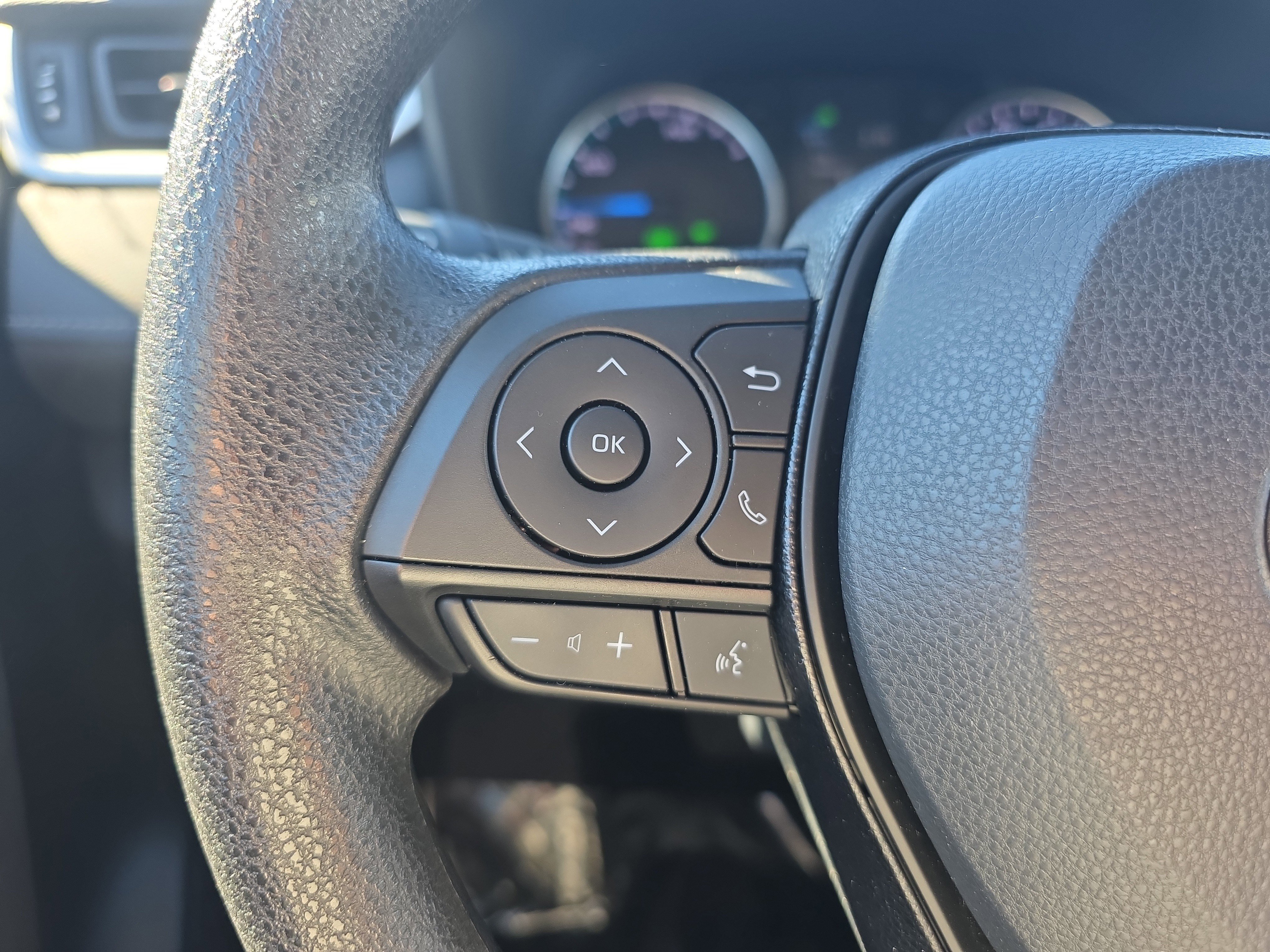 Used 2021 Toyota RAV4 XLE w/ Convenience Package image 32